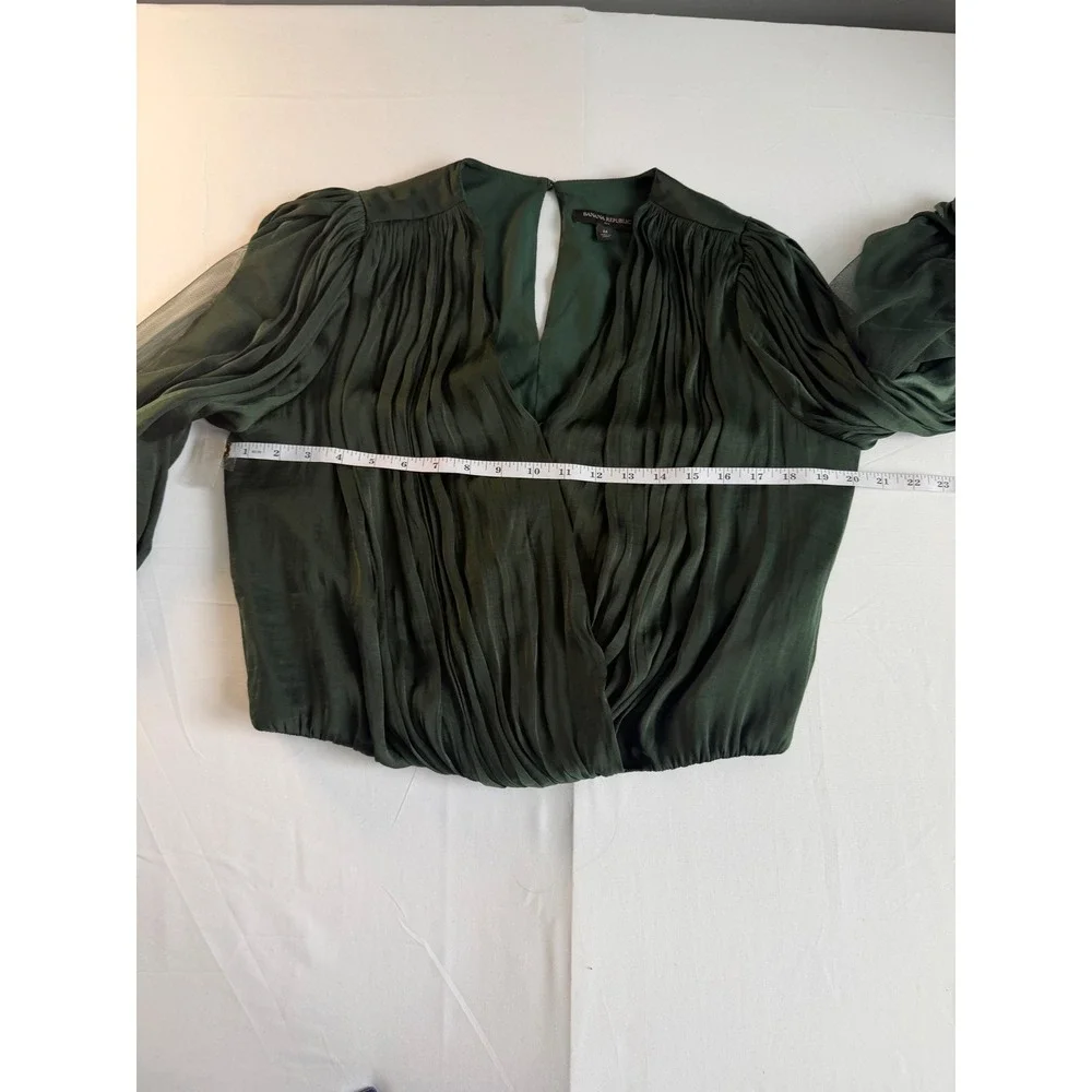 Banana Republic pleated back hem